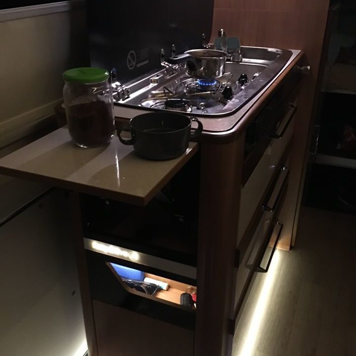 Le nouveau bloc cuisine est très fonctionnel Le nouveau bloc cuisine est très fonctionnel