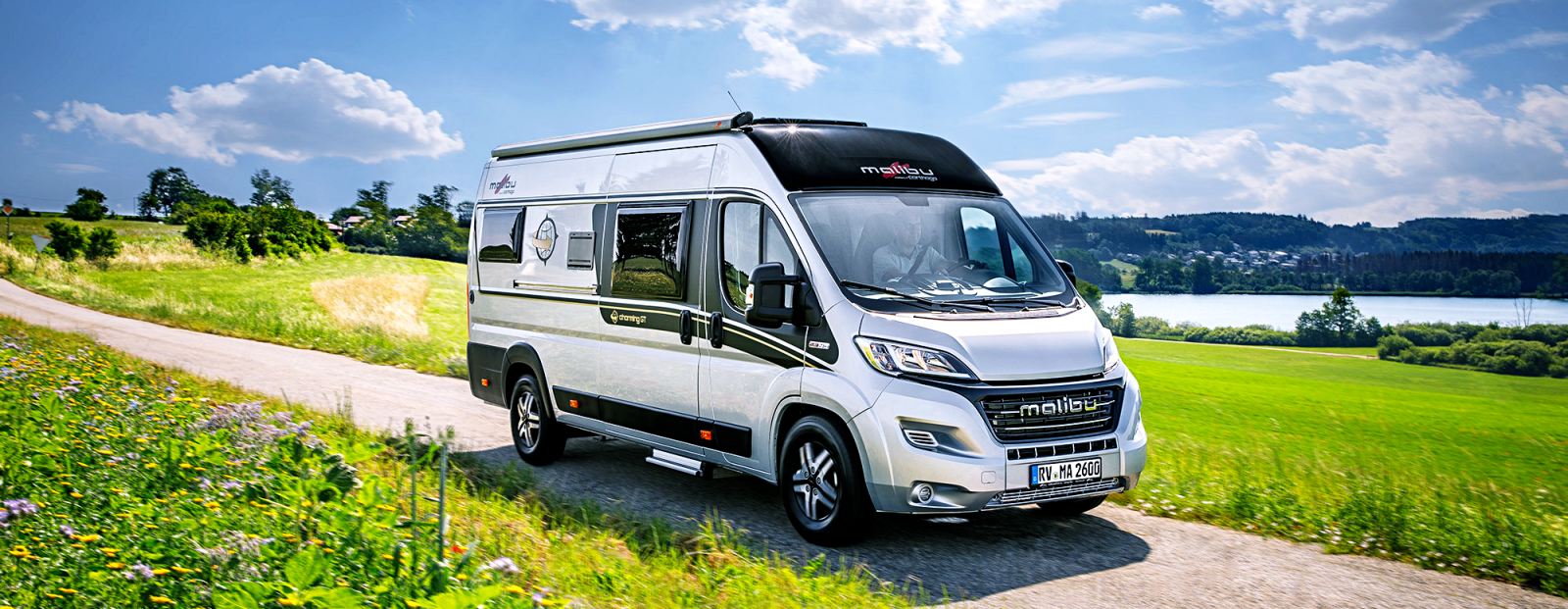 Camping-car de moins de 6,00 m : le lit de pavillon pour un max d'espace à  vivre (3/3)