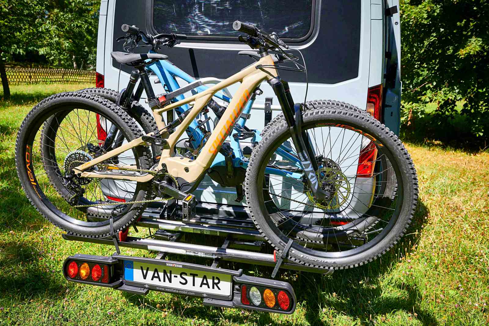 Van-Star et Van-Swing : porte-vélos pivotants pour fourgons et vans