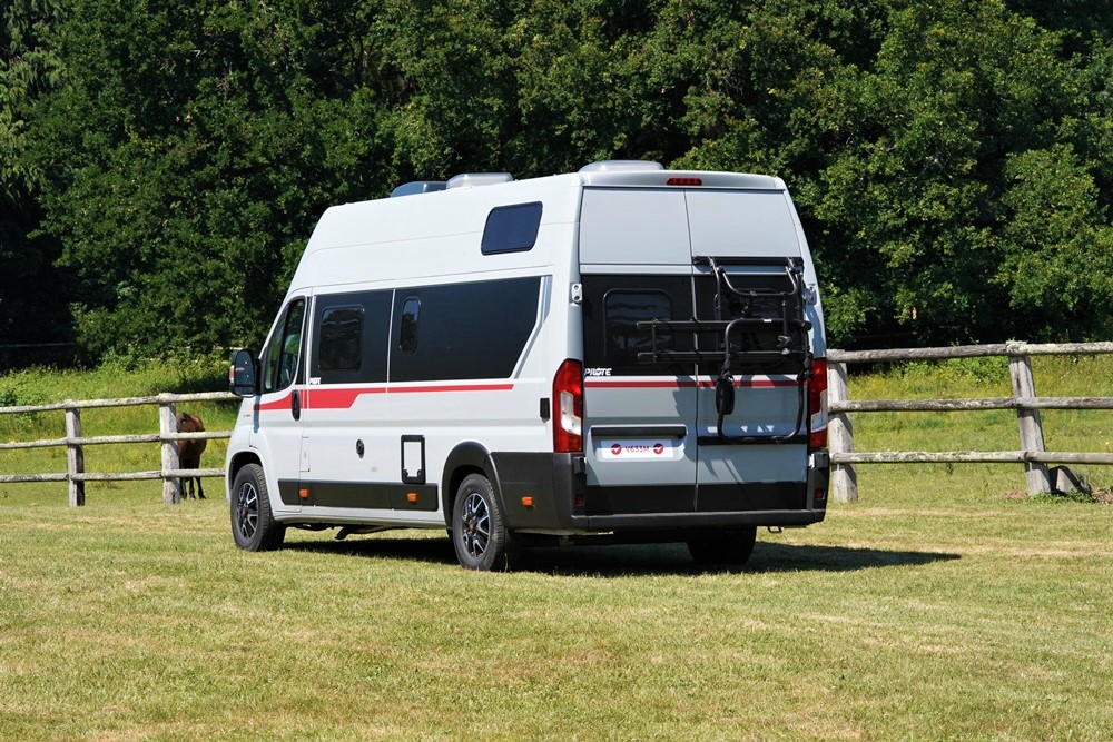 Pilote V633M, un fourgon aménagé tout en hauteur ⋆ Esprit Camping