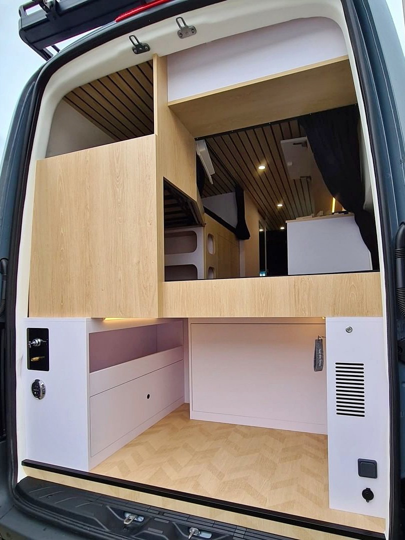 Aménagement d'un Mercedes Sprinter 4x4 - Wood and Van