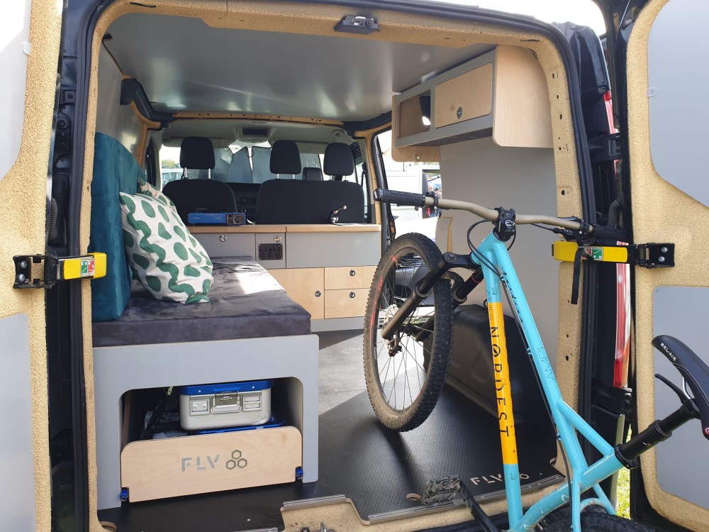 FLV Van : des kits et box pour utilitaires, monospaces et SUV