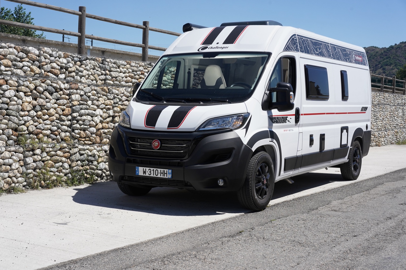 Camping car, fourgon aménagé et camper van - Challenger 2024 