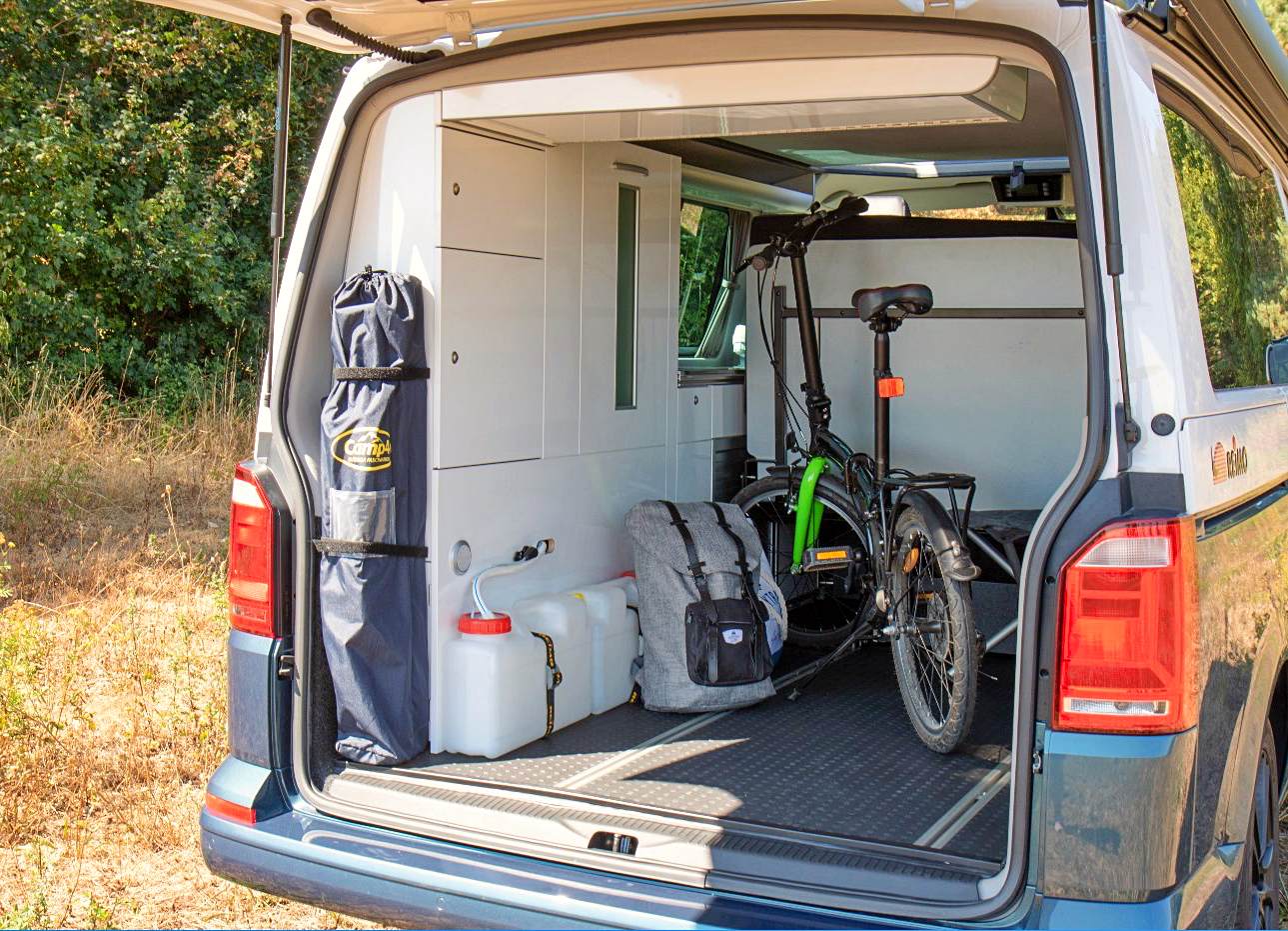 Le carport van aménagé, une solution tendance pour les véhicules de loisir !