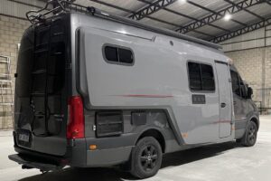 Un curieux Mercedes Sprinter bodybuildé venu d&rsquo;Argentine