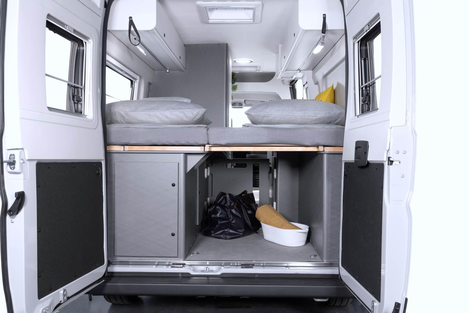 Dans la soute, le coffre à gaz accueille deux bouteilles de 13 kg.