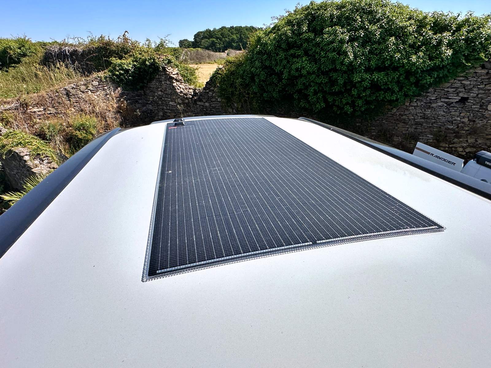 ...c'est le cas également du panneau solaire, compris dans l'option.