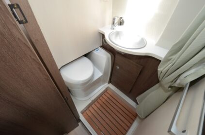 Randger R640 : WC cassette coulissant pour libérer l'espace douche