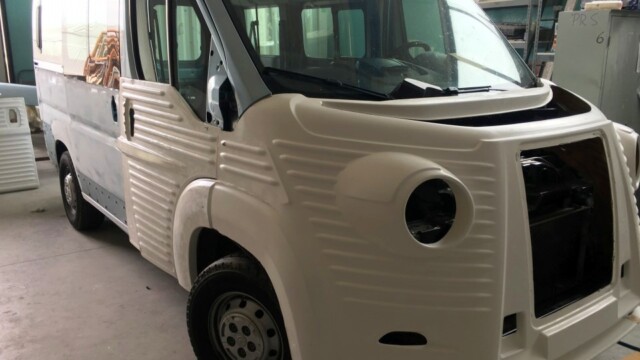 Le kit est assemblé exclusivement par l'atelier Caselani Automobili