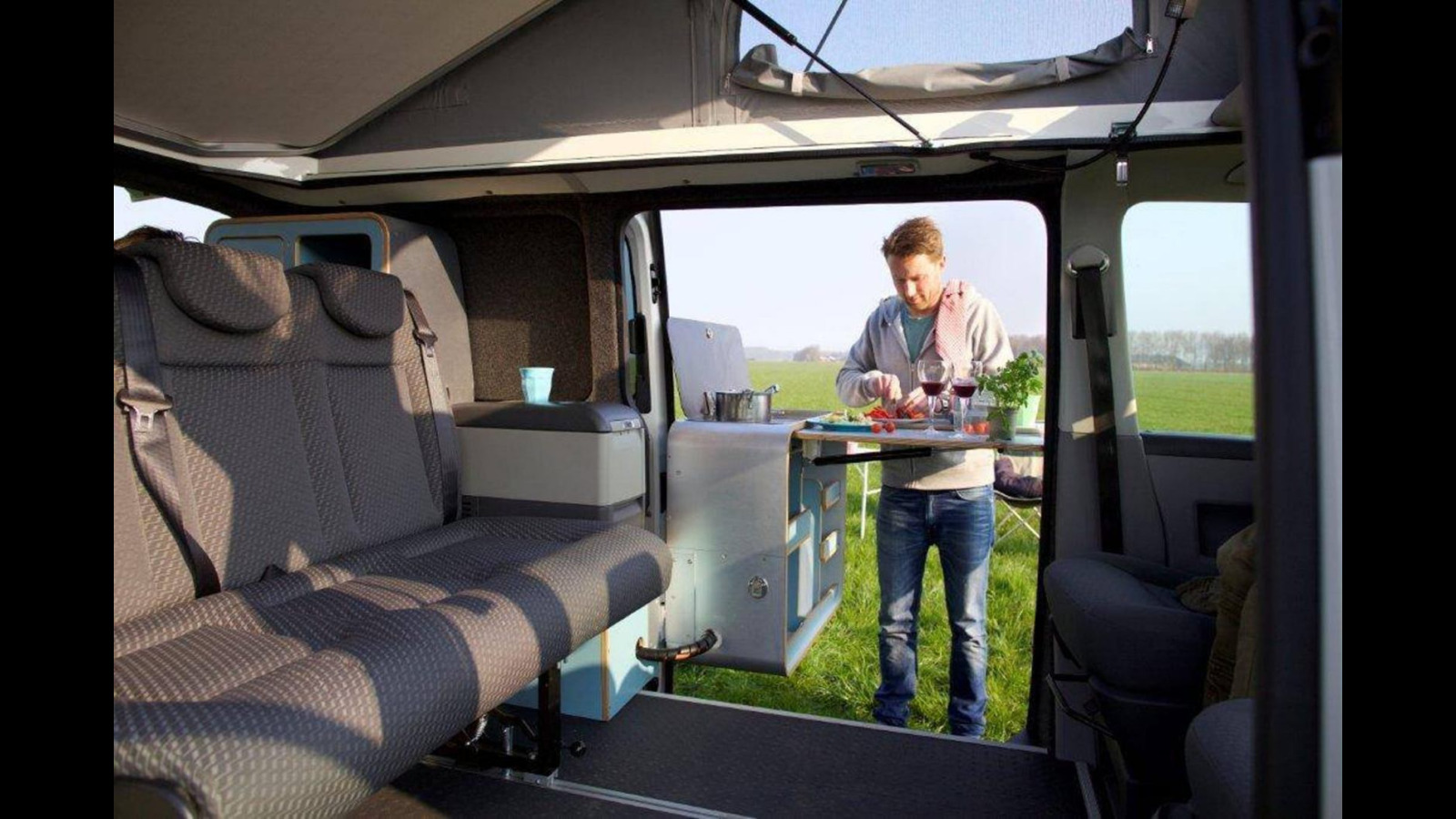 Le bloc cuisine pivotant, un concept qui offre beaucoup plus d'aisance et d'espace pour cuisiner