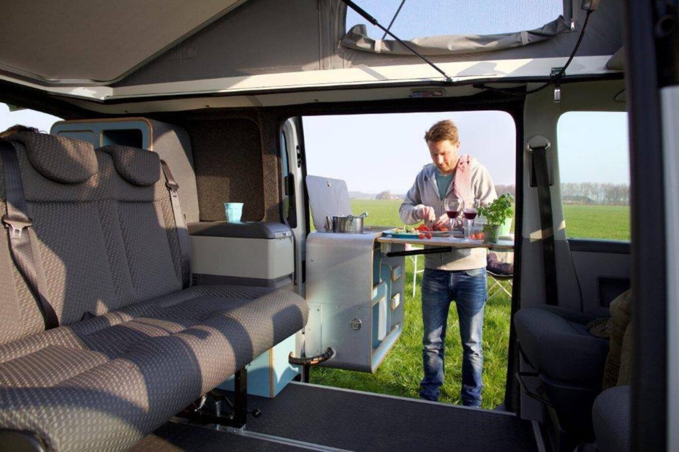 Le bloc cuisine pivotant, un concept qui offre beaucoup plus d'aisance et d'espace pour cuisiner