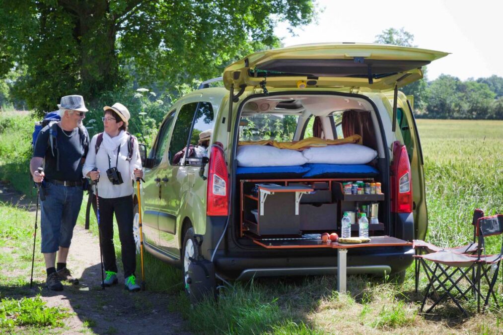 Avec une telle cuisine modulable en plein air, marcher ou manger il va falloir choisir !