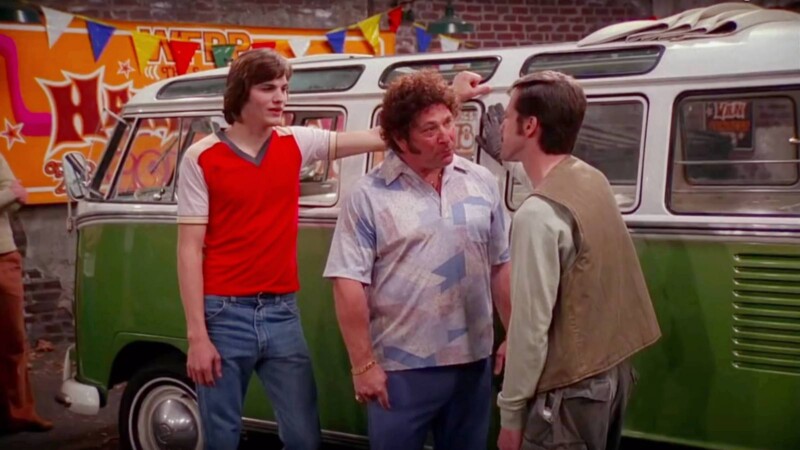 C'est lors d'un jeu que Michael Kelso va faire l'acquisition du Samba Bus : en gardant sa main posée le plus longtemps posé sur le véhicule (saison 4, épisode 4)