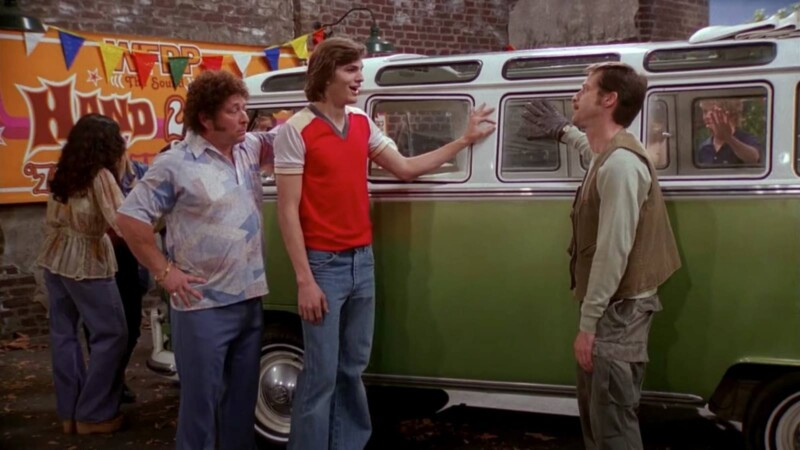 La série "That '70s Show" révélatrice de talents : Ashton Kutcher, et le Samba Bus futur roi des enchères
