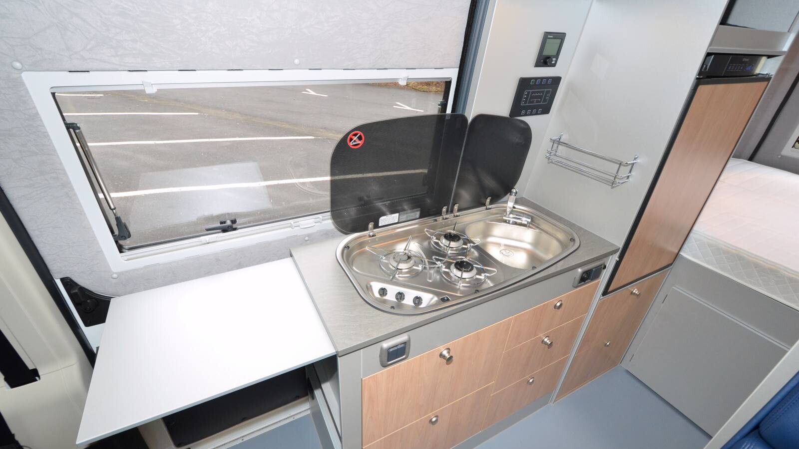 Un bloc cuisine généreux et fonctionnel