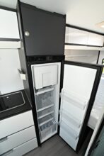 En version Supreme les Twin embarquent un frigo 152 L