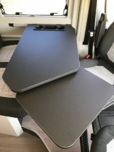 En finition Supreme : coloris Onyx pour la table dinette avec extension