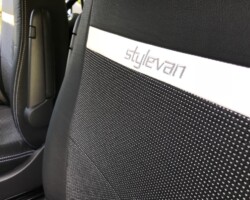 Sellerie bi-matière noir perlé