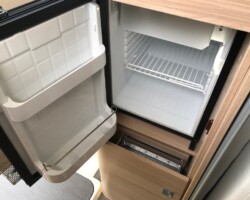 Réfrigérateur à compression de 51 L