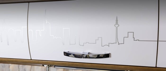 Sérigraphie personnalisée sur les portes de placards. Ici, la skyline de Manhattan.