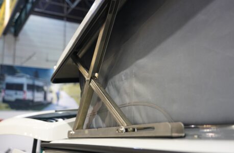 Nouveaux pantographes à ciseaux.