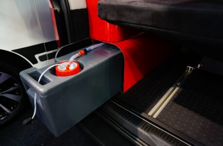 Pour faire le plein, inutile de le sortir totalement.