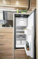 Les 90 L du réfrigérateur avec compartiment freezer