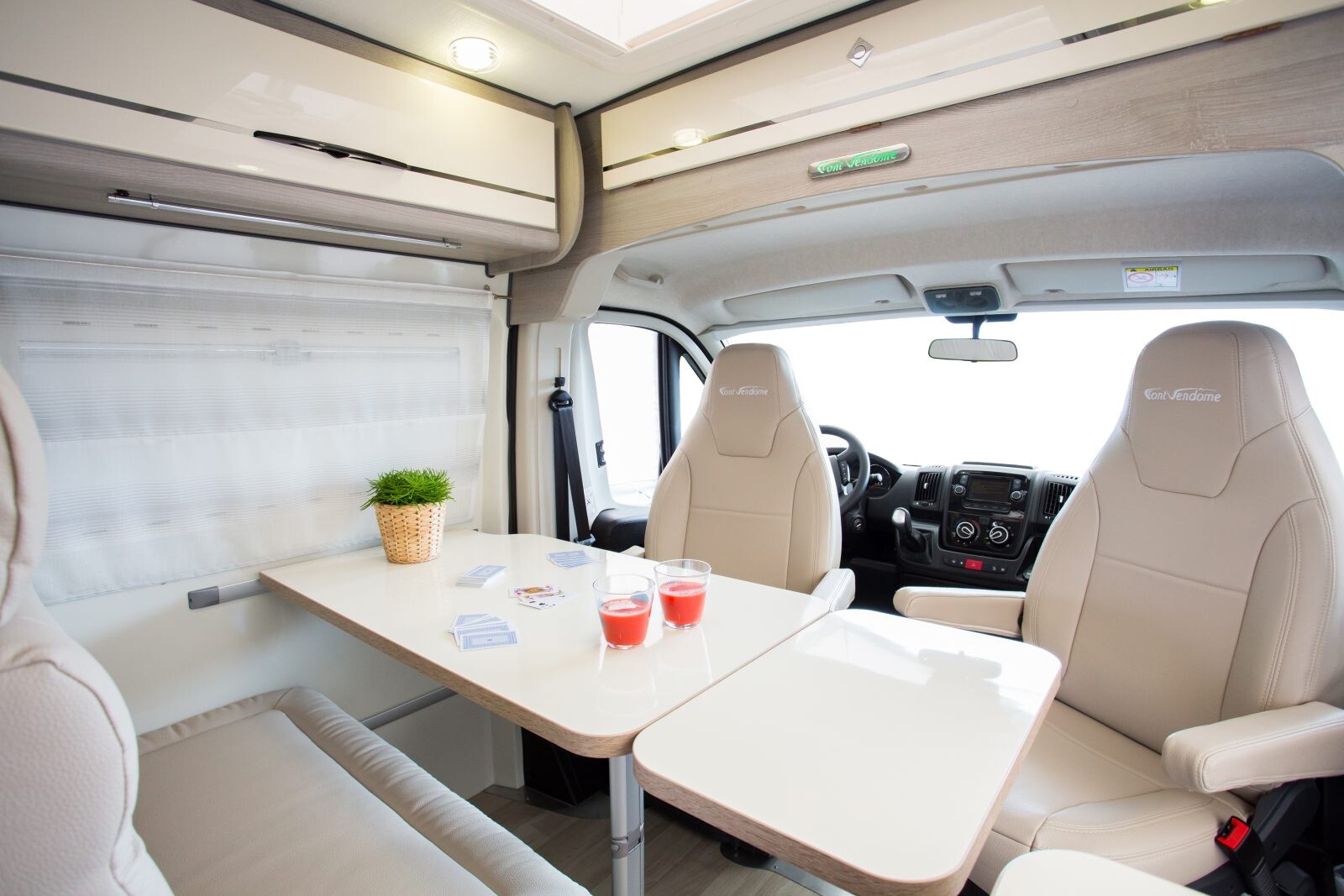 L'intérieur du Leader Camp retravaillé pour une ambiance plus claire et lumineuse