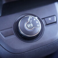 Pas de levier avec cette boite auto, mais un simple sélecteur sur le tableau de bord.