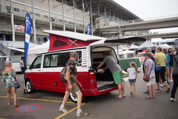 Sur le stand Westfalia, la robe bicolore et l'aménagement intérieur du Kepler Sixty ne laissent pas indifférent