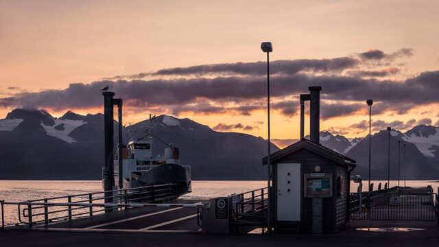 Au loin, les Alpes du Lyngen. Le paradis du ski de randonnée !