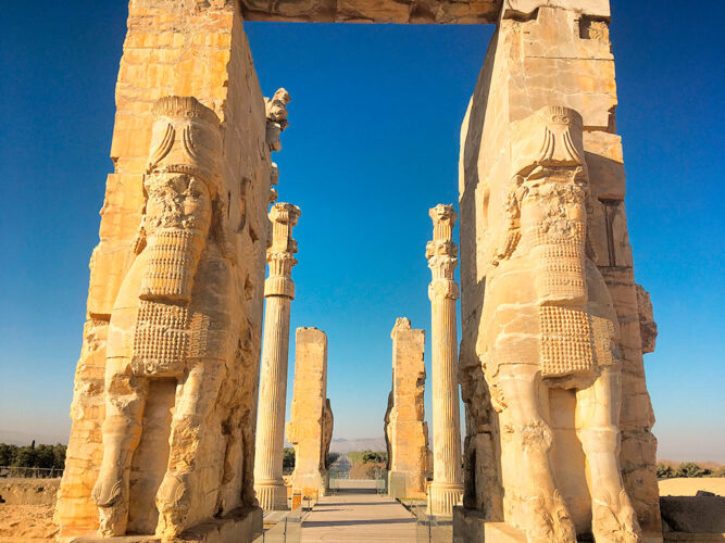 Persépolis, mythique complexe palatin du 4e siècle avant J.-C., démontre la majesté de l'Empire Perse.