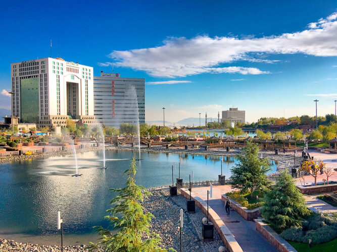Le très moderne parc de Nowruz à Téhéran.