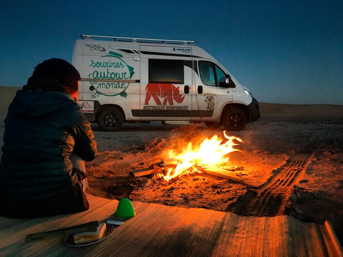 Moment phare de notre voyage : étape au milieu des dunes de Varzaneh.