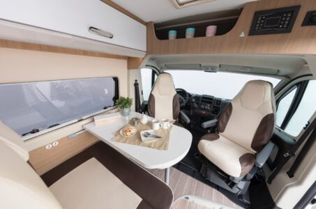 McLouis Yearling Van 3