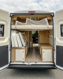 ...ou lit supérieur uniquement afin d'offrir un grand espace de stockage !