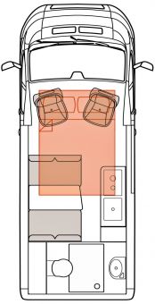 Le lit de pavillon se fait discret le jour mais offre un couchage très bien dimensionné la nuit venue.