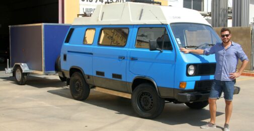 A l'arrière de Nano, la remorque Eve rechargera les batteries