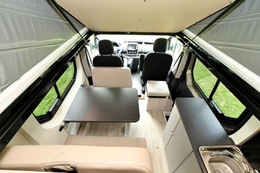 Le Font Vendôme Auto Camp XL intègre 4 places carte grise et 4 couchages