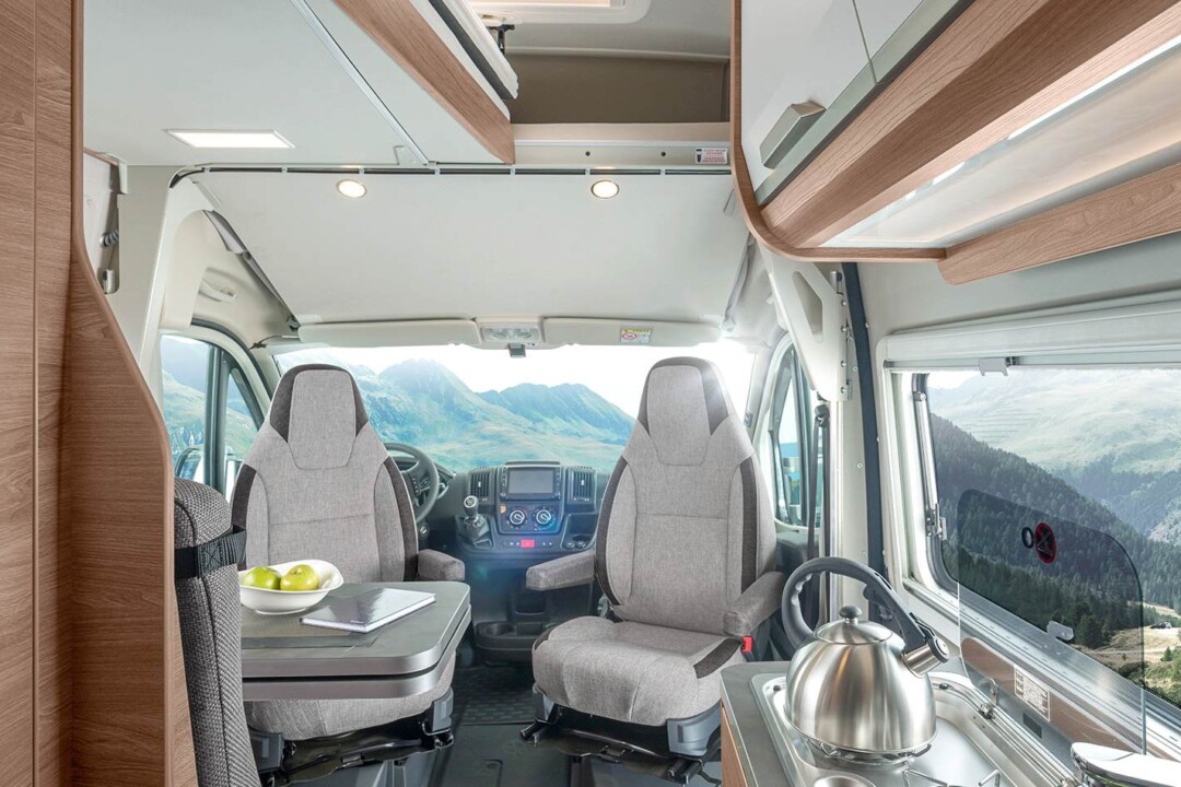 Knaus BoxLife 600 DQ (5,99 m), le lit de pavillon avant est optionnel (Classic 176 x 130 cm ou Vario 194 x 130 cm)