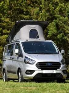 A la carrosserie blanche de série sur l'Auckland, on préférera une robe métallisée “Gris Moondust” en option (+1700 €).