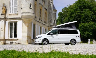 Westfalia JULES VERNE - 2020 - Sur la carrosserie, le Jules Verne a perdu la rose des vents, symbole de la marque. Par souci de discrétion.