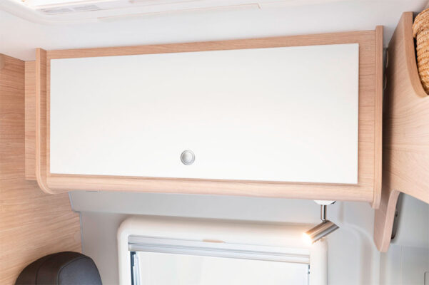 S'il conserve les mêmes coloris que la saison précédente, le mobilier adoptent de nouvelles lignes.