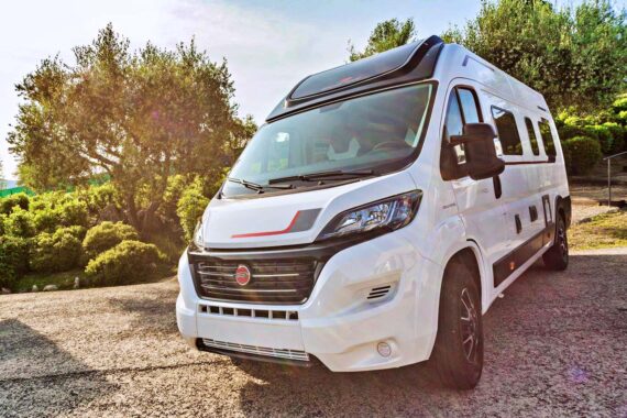 ...et un Skryroof optionnel résistant aux nombreux tests en chambre climatique extrême.