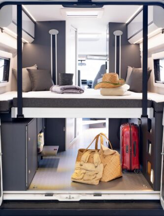 A défaut de deux-roues, l'Elios 63 GX est le compagnon parfait pour des voyages confortables sans se soucier du nombre de bagages.