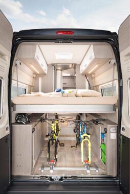 Pössl peut se vanter d'un lit de très grande dimensions (198/193 x 190 cm) et d'un matelas Premium haute densité à 7 zones.