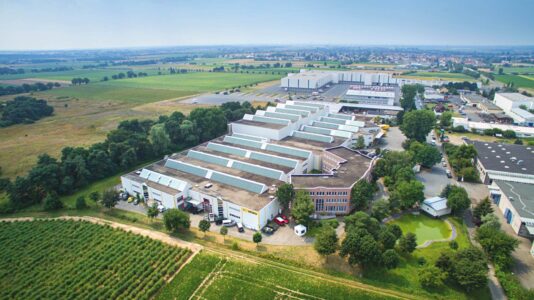 Le siège et l'entrepôt de Reimo, à Weiterstadt en Allemagne...