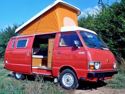 Le savoir-faire de Reimo sur ce Toyota Hiace a permis à la marque d'exporter ses toits jusqu'au Japon