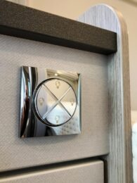 Belle option que cette commande de leds à éclairages indirects, des lumières bien réparties et quasi indispensables