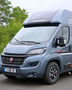 Pour le première fois Campérêve décline son célèbre Skyview en verre bombé, sur un grand Ducato H3.